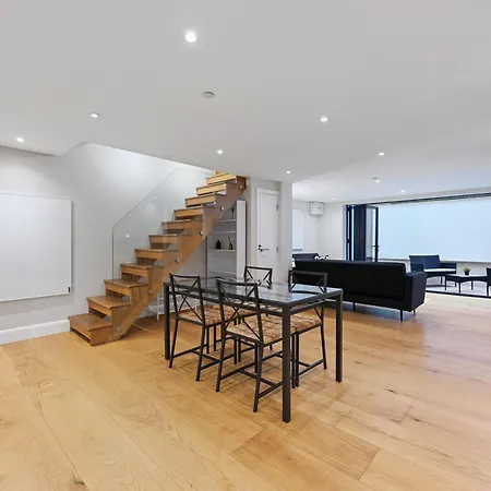 Stunning 2 Bed Basement Flat In Hammersmith London Exterior photo